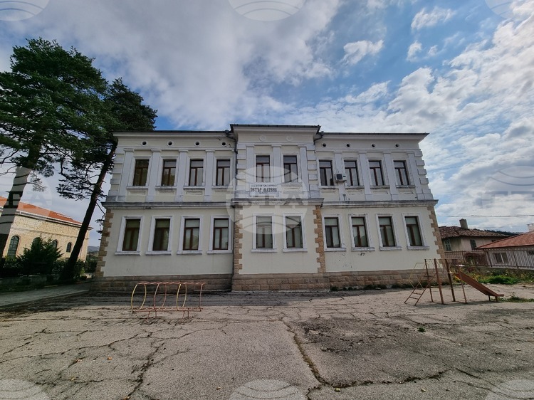 Литературна среща с Ангелина Бакалова в Котел: Представяне на нови романи