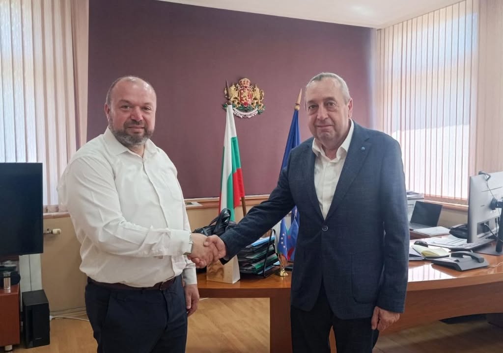 Областният управител на Пловдив и районният мюфтия обединяват усилия за връщане на децата в училище