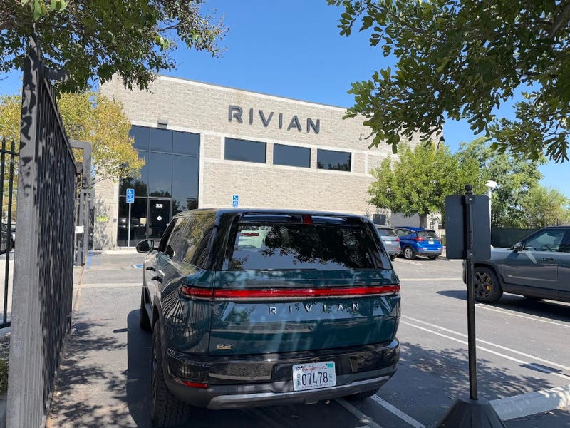 Бърз преглед на Rivian R2: Новият електромобил на хоризонта