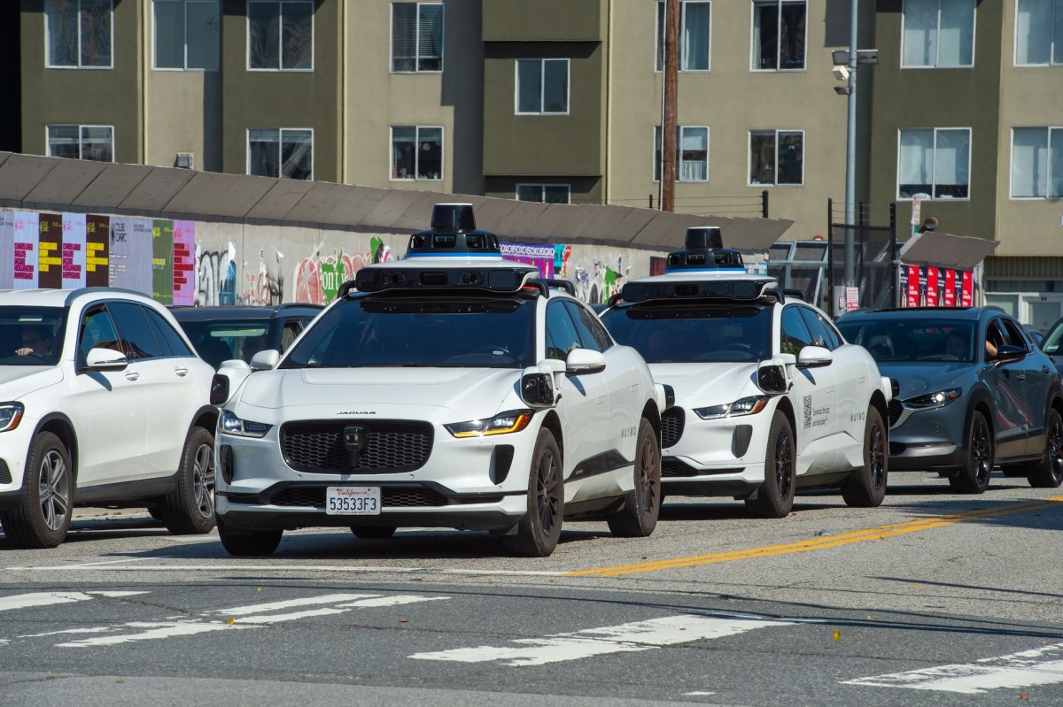 San Francisco настоява за по-строги правила след фиаското с Waymo
