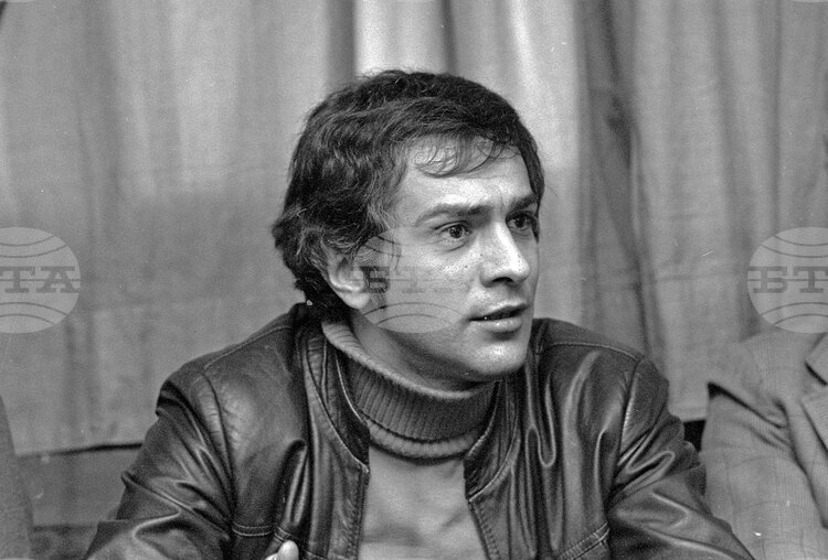 Животът и кариерата на проф. Венцеслав Кисьов: Изкуството на сцената